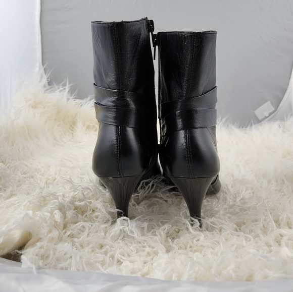 Ankle leather ladies boots. - Picture 3 of 4